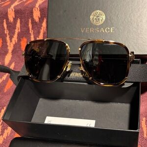 VERSACE VE2233-147087 Authentic
Sunglasses Havana / Dark Grey 
60 mm